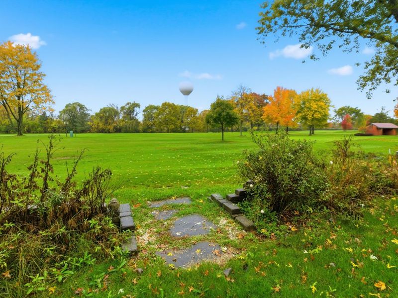 1539 Clubview Boulevard S, Columbus, OH 43235 Photo 11