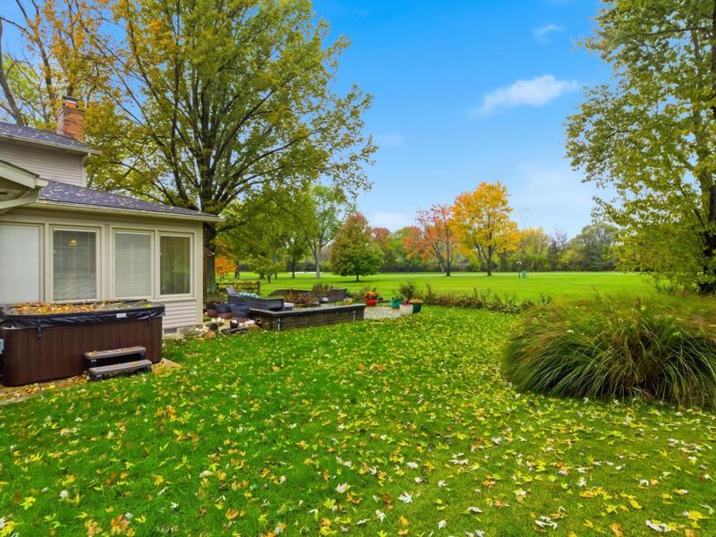 1539 Clubview Boulevard S, Columbus, OH 43235 Photo 13