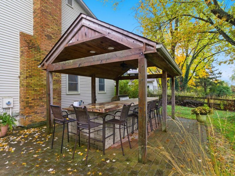 1539 Clubview Boulevard S, Columbus, OH 43235 Photo 5