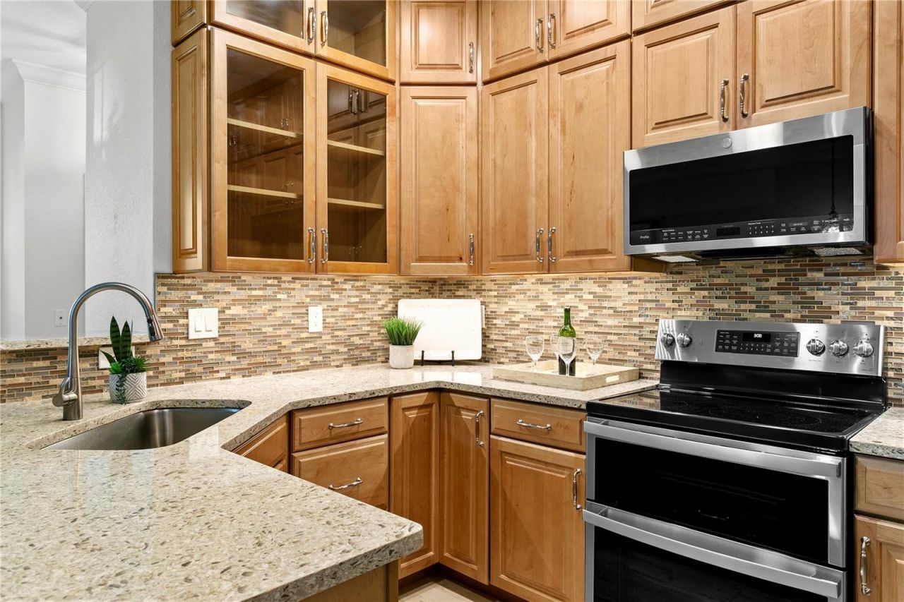 350 2nd Street N, Unit 6, Saint Petersburg, FL 33701 Photo