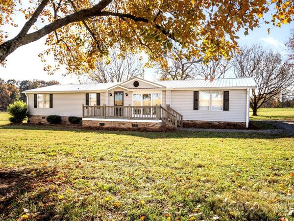 943 Tabor Road, Olin, NC 28660