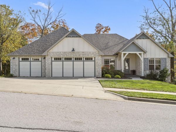 1294 S Amber Ridge Drive, Nixa, MO 65714