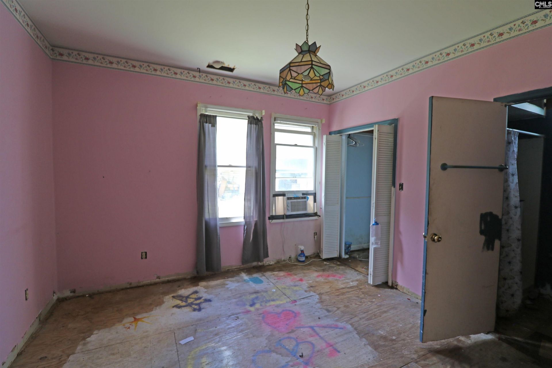 181 Louie Street Photo 12