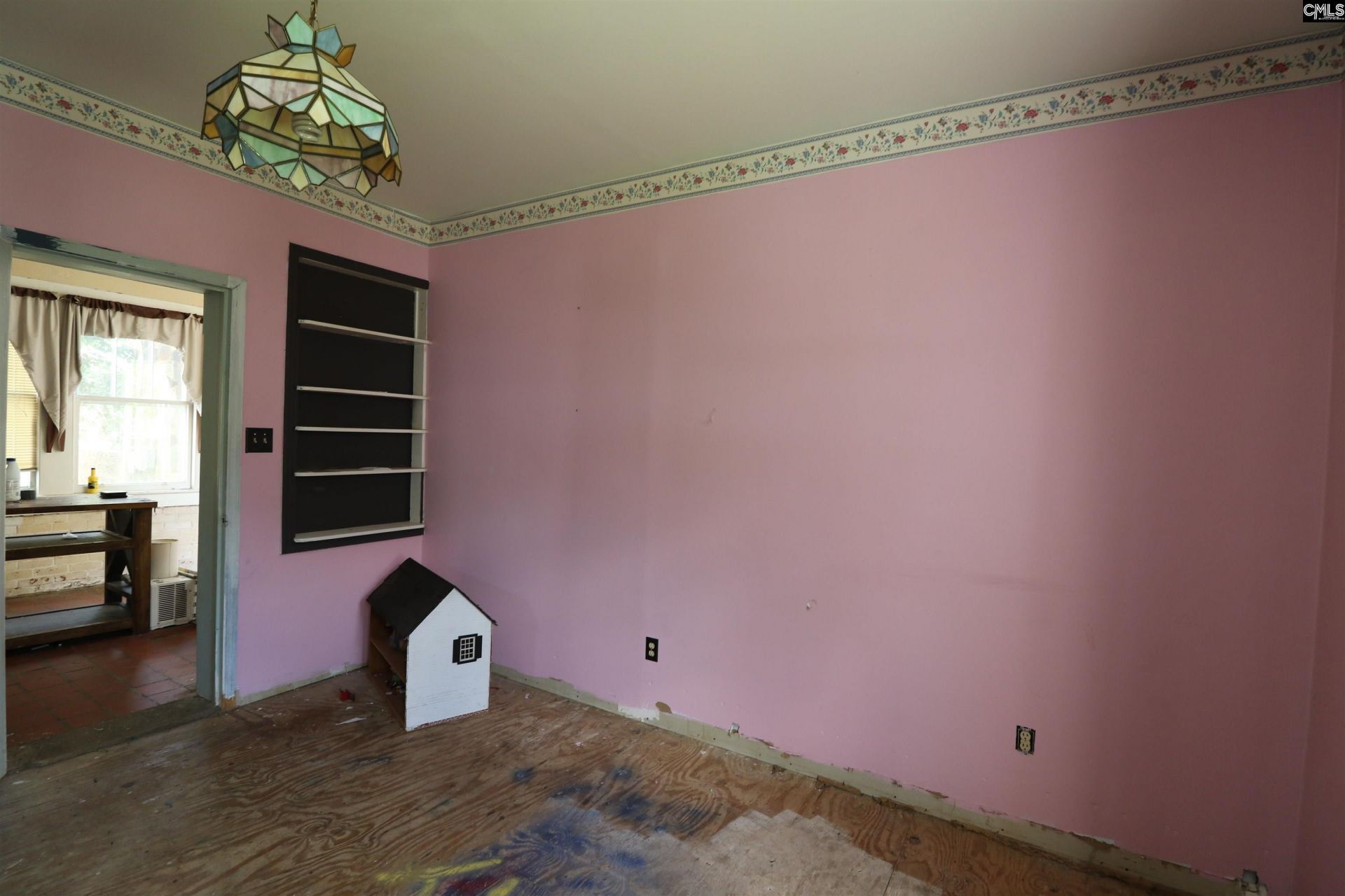 181 Louie Street Photo 13