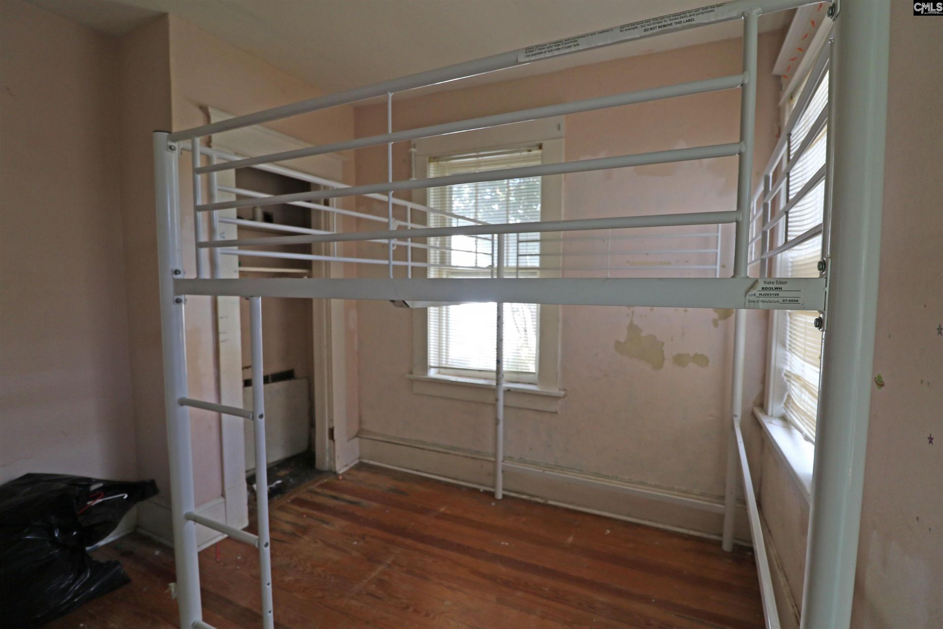 181 Louie Street Photo 7