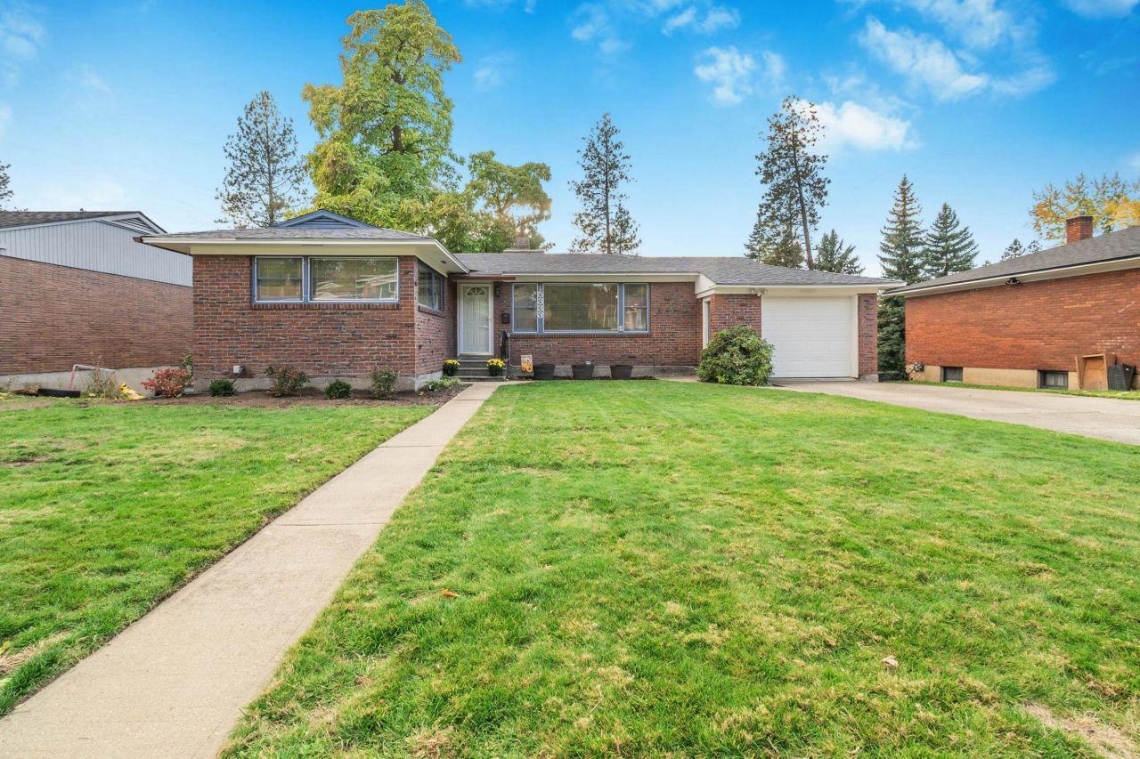 5333 N Greenwood Blvd, Spokane, WA 99205 Main Photo
