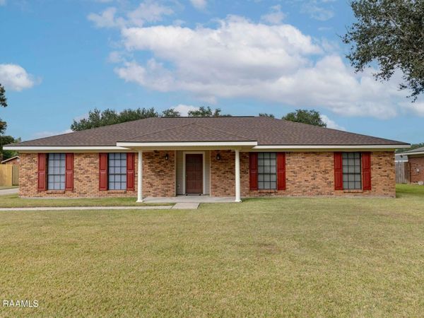 603 Oak Manor Drive, New Iberia, LA 70563