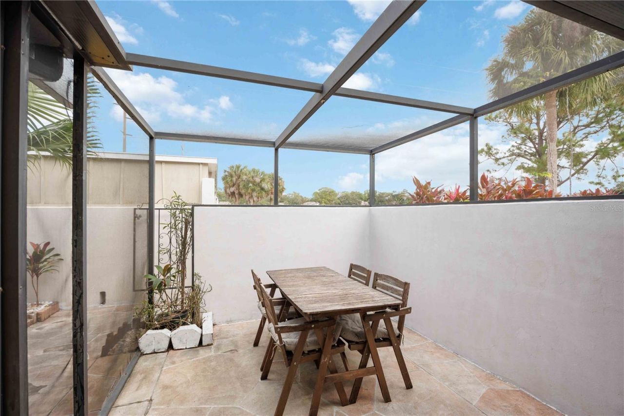 2767 Horseshoe Court, Unit Q-3, Sarasota, FL 34235 Photo