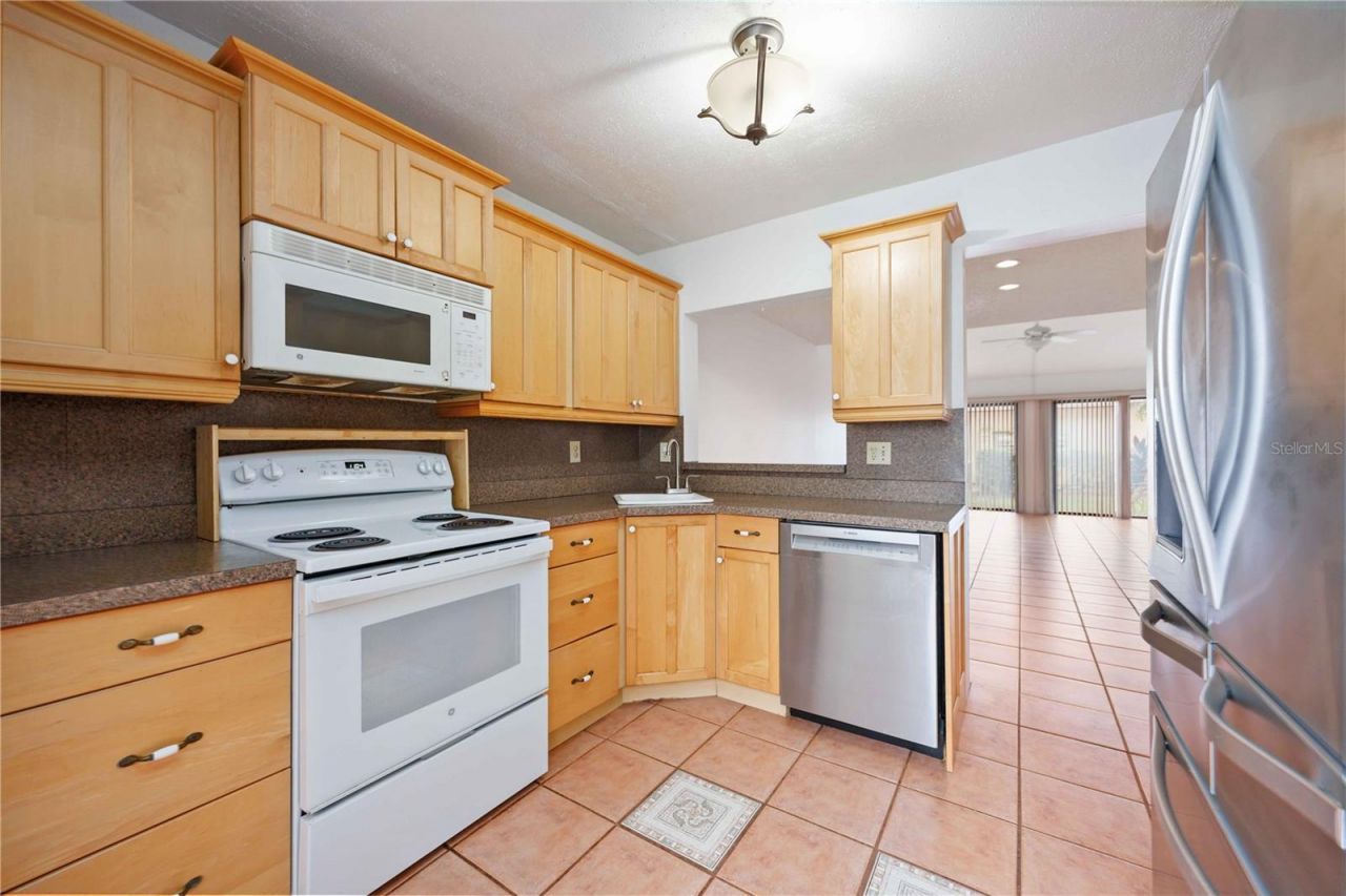 2767 Horseshoe Court, Unit Q-3, Sarasota, FL 34235 Photo