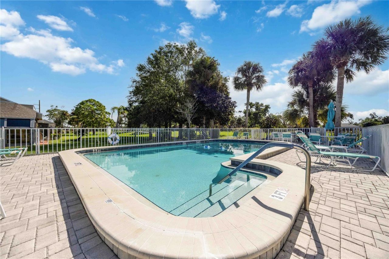 2767 Horseshoe Court, Unit Q-3, Sarasota, FL 34235 Photo