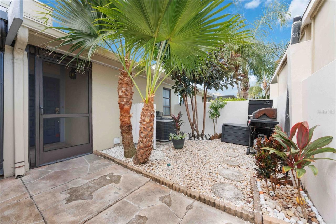 2767 Horseshoe Court, Unit Q-3, Sarasota, FL 34235 Photo