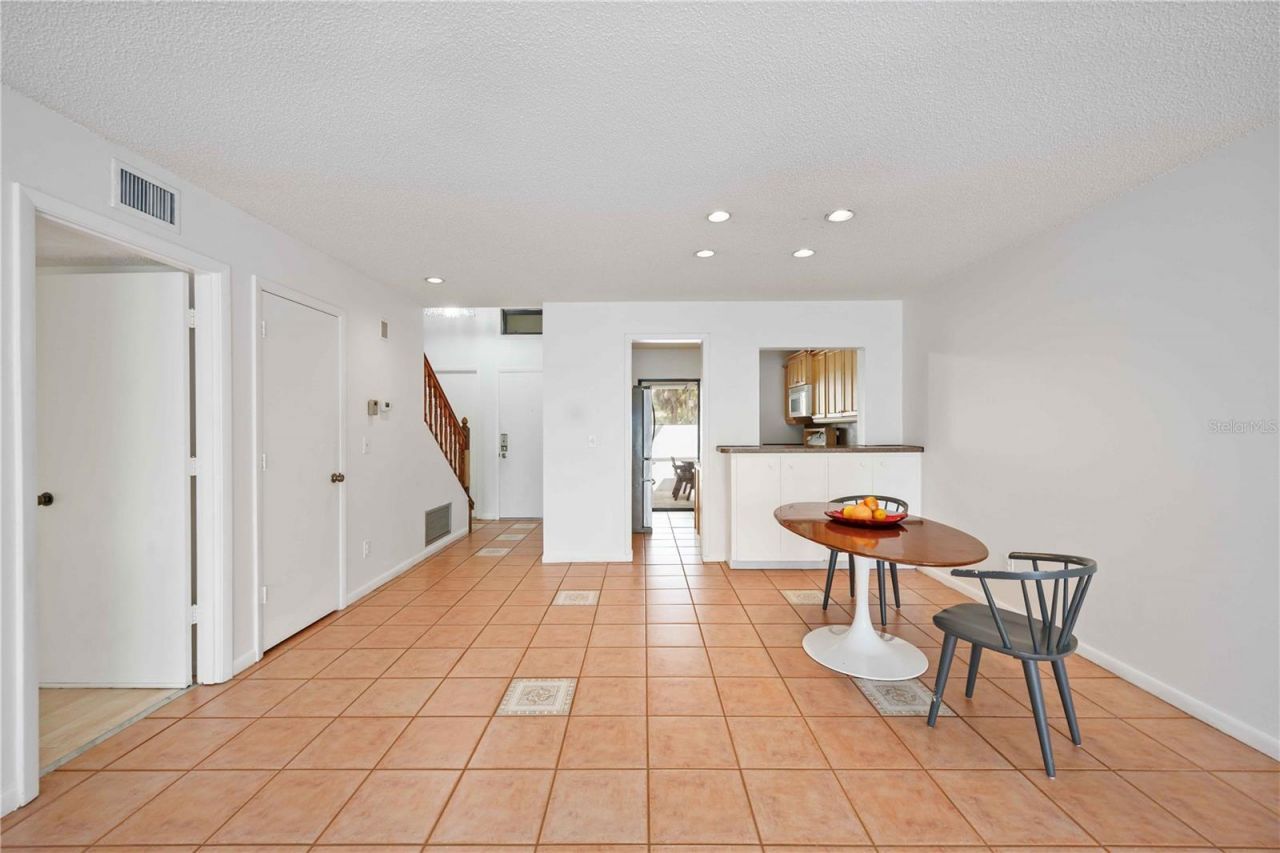 2767 Horseshoe Court, Unit Q-3, Sarasota, FL 34235 Photo