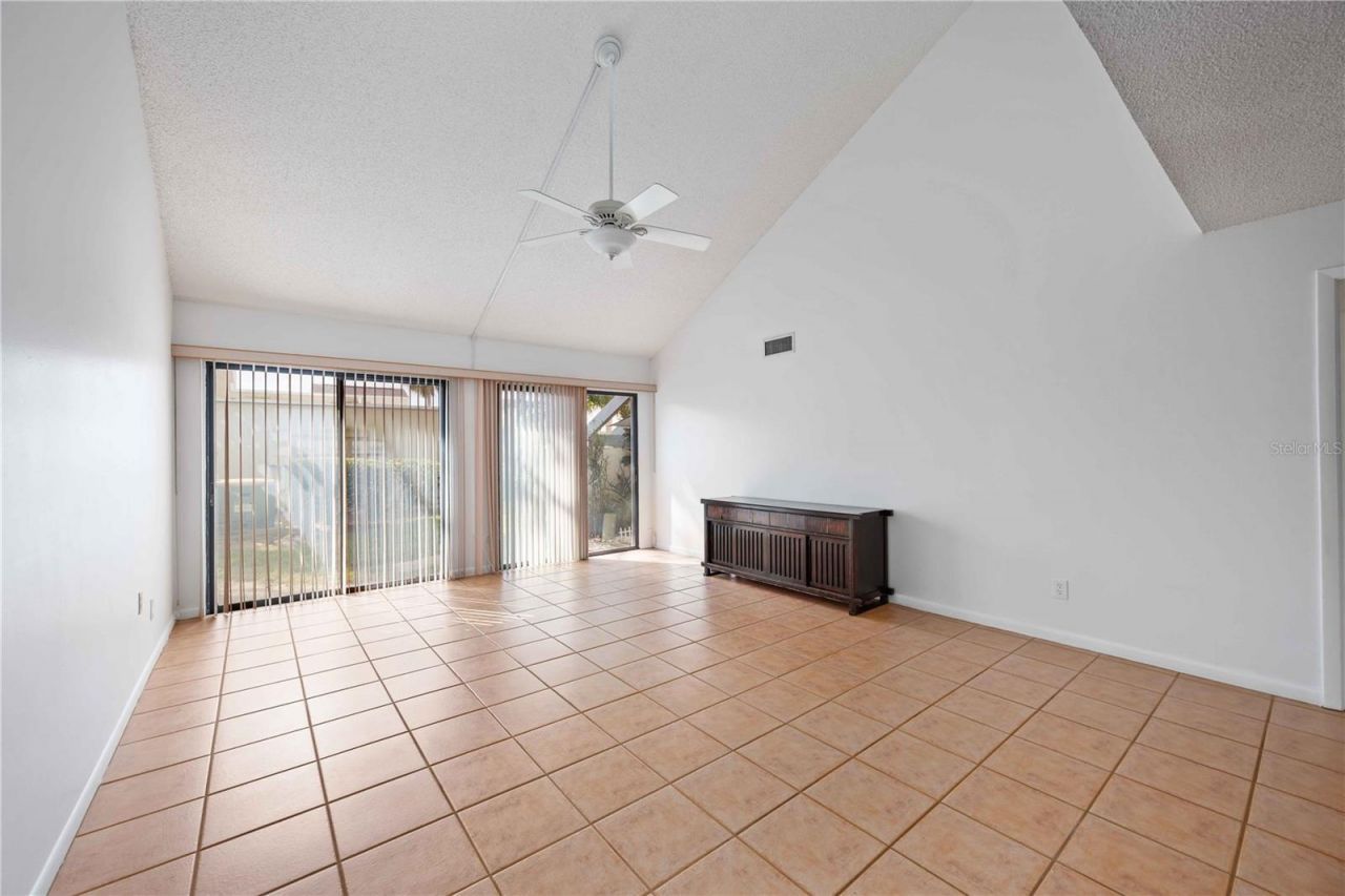 2767 Horseshoe Court, Unit Q-3, Sarasota, FL 34235 Photo