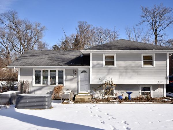 916 Lacey Avenue, Lisle, IL 60532