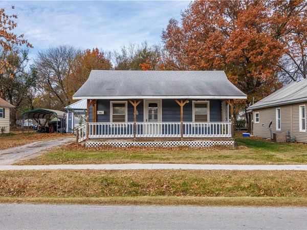 1607 N 8th Street, Neodesha, KS 66757