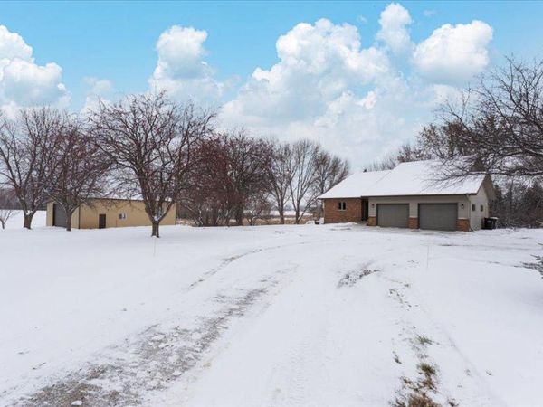 4221 75th Street NW, Pennock, MN 56279
