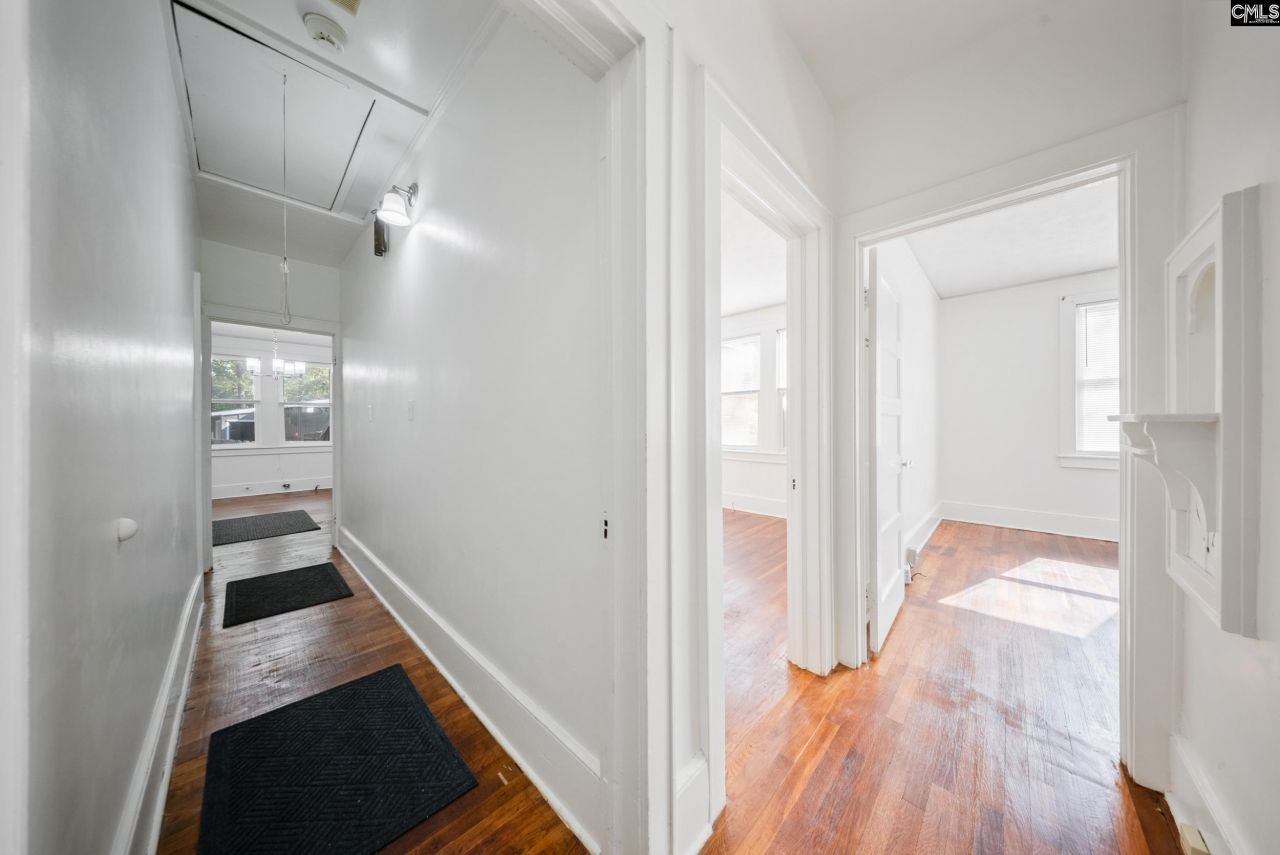 709 Sunset Drive Photo 11