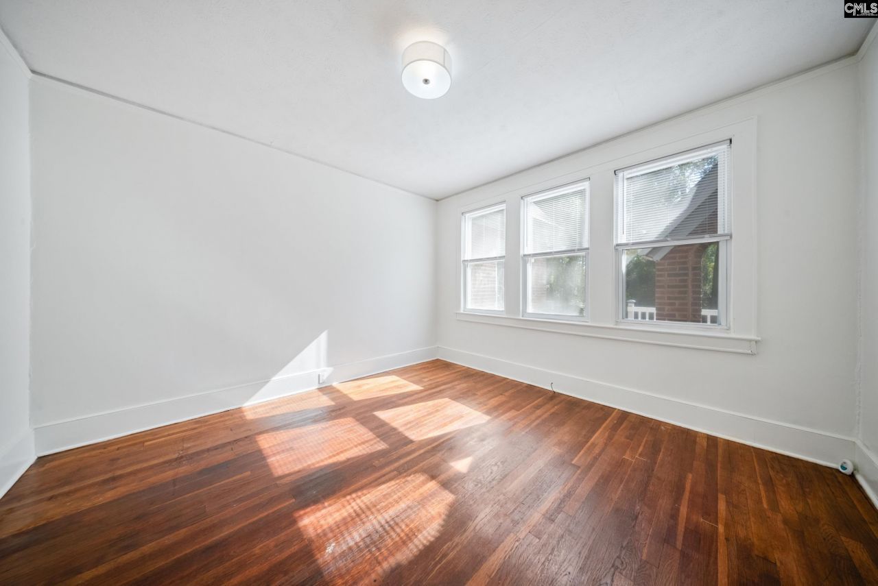 709 Sunset Drive Photo 12