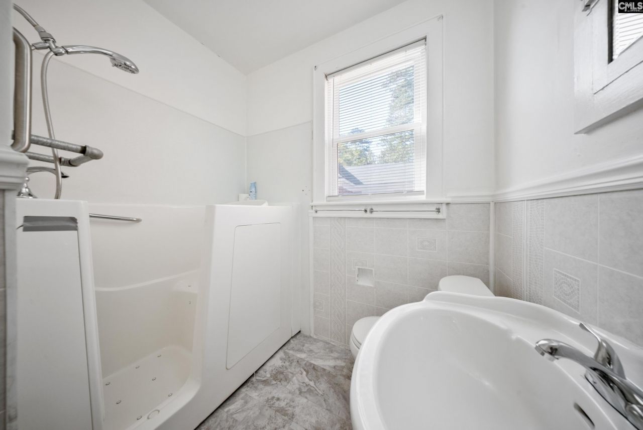 709 Sunset Drive Photo 15