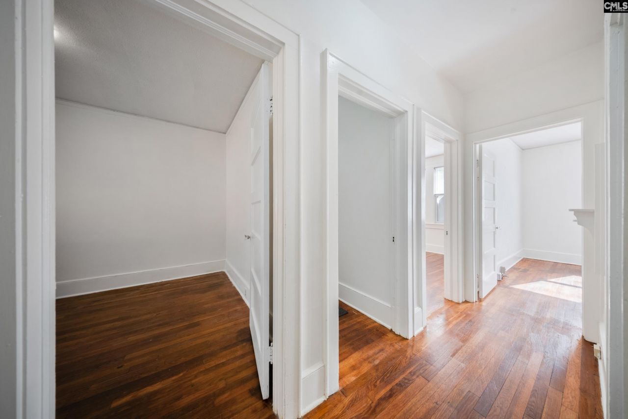 709 Sunset Drive Photo 16