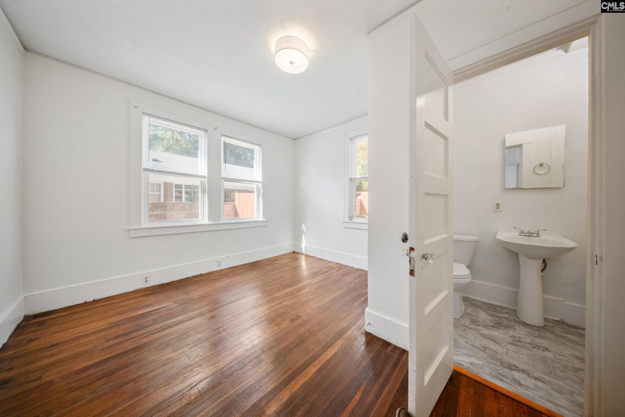 709 Sunset Drive Photo 17