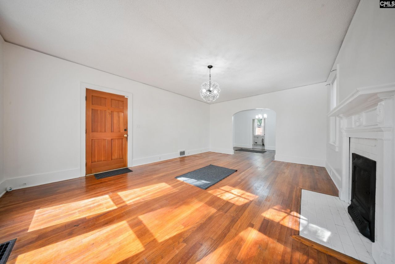 709 Sunset Drive Photo 4