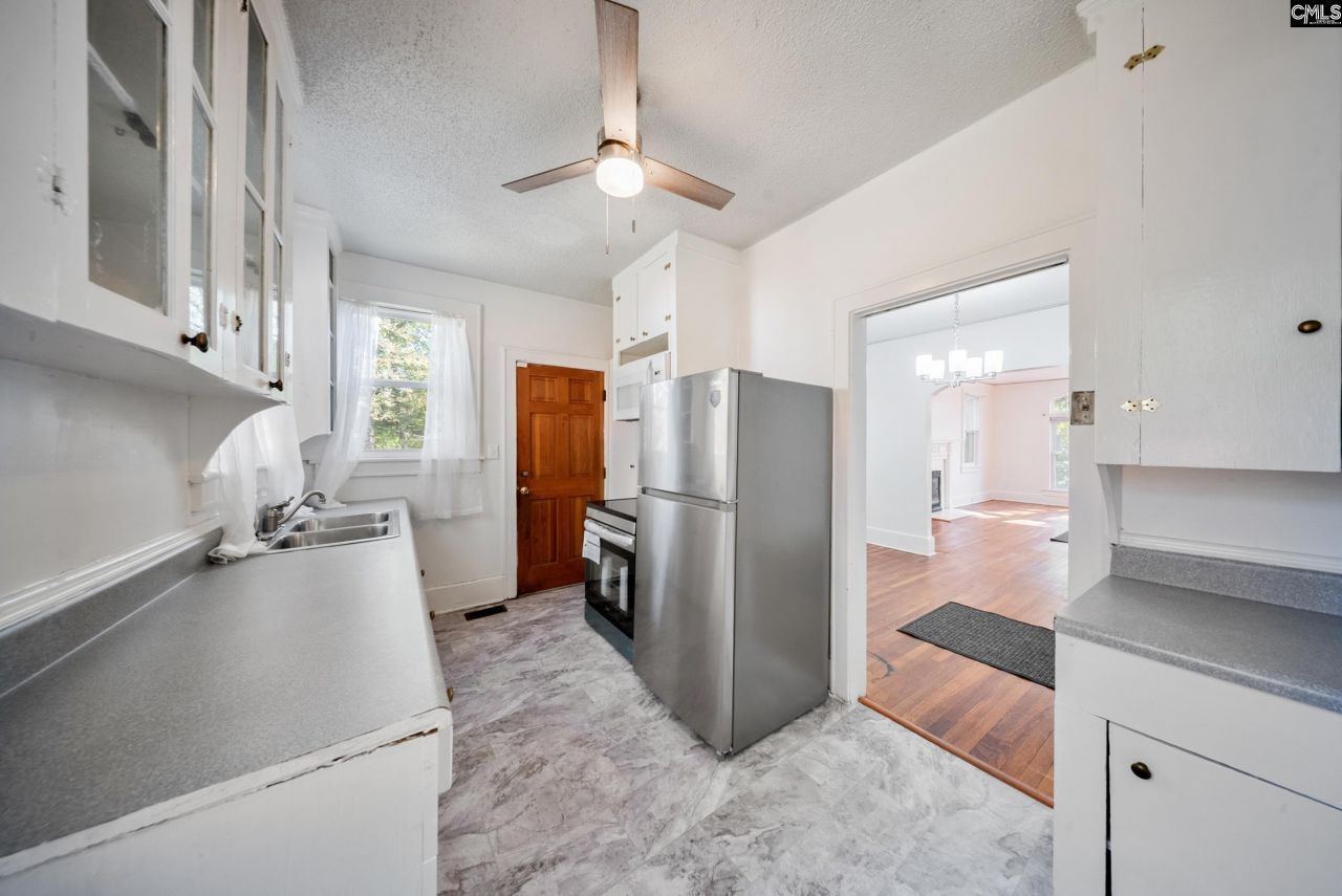 709 Sunset Drive Photo 9