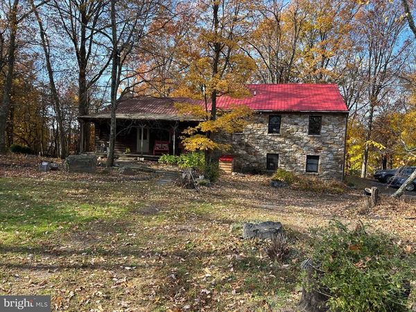 1440 FARMINGTON AVENUE, POTTSTOWN, PA 19464