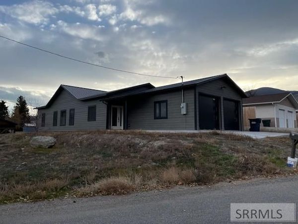 804 Cleveland Avenue, SALMON, ID 83467