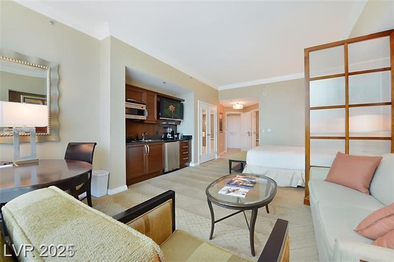 125 E Harmon Avenue, Unit 518, Las Vegas, NV 89109 Main Photo