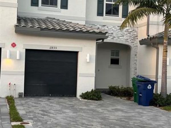 11835 NW 46th Street, Coral Springs, FL 33076