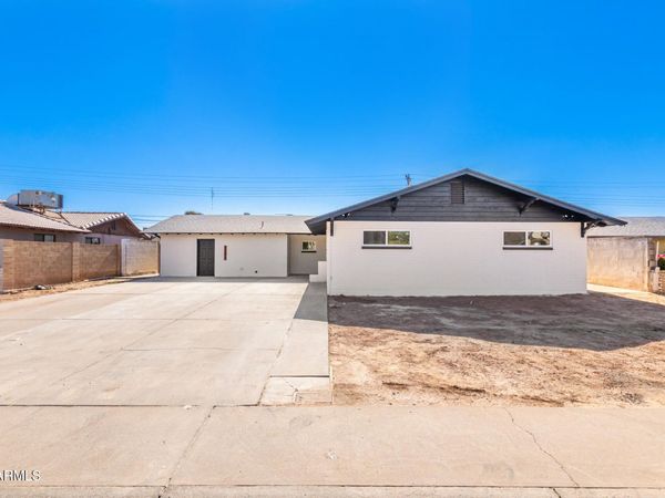 6201 W INDIANOLA Avenue, Phoenix, AZ 85033