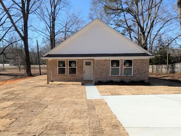 181 Pinecrest Ave., Plantersville, MS 38862