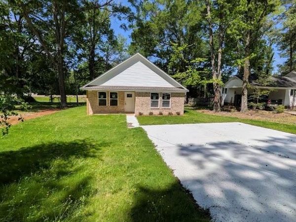 181 Pinecrest Ave., Plantersville, MS 38862
