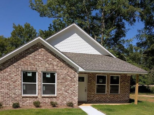 185 Pinecrest Ave., Plantersville, MS 38862