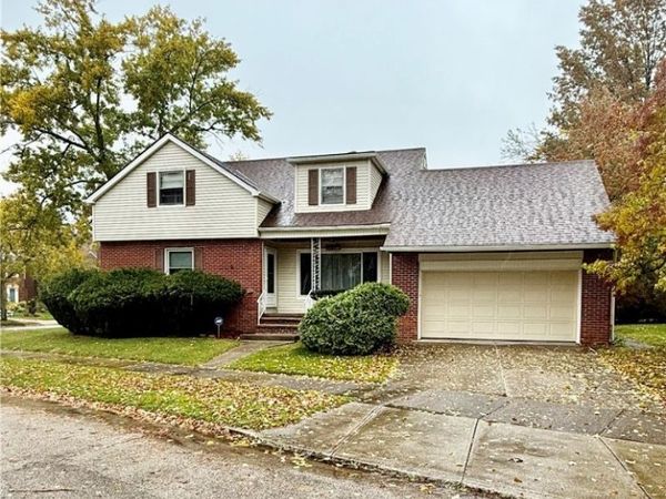 2379 Charney Road, University Heights, OH 44118