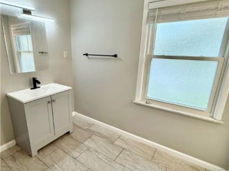 2379 Charney Road, University Heights, OH 44118 Photo 9