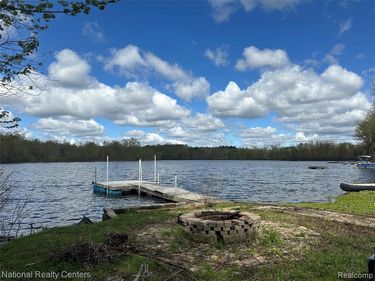 12063 Kirby Lane, Green Oak Twp, MI 48178