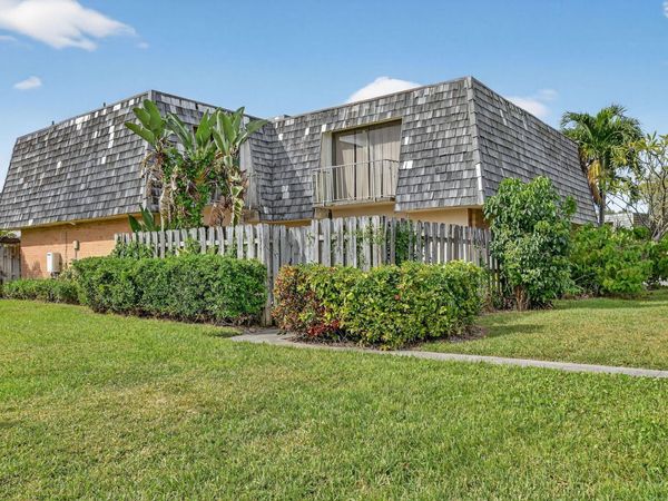 306 Lake Arbor Drive, Palm Springs, FL 33461