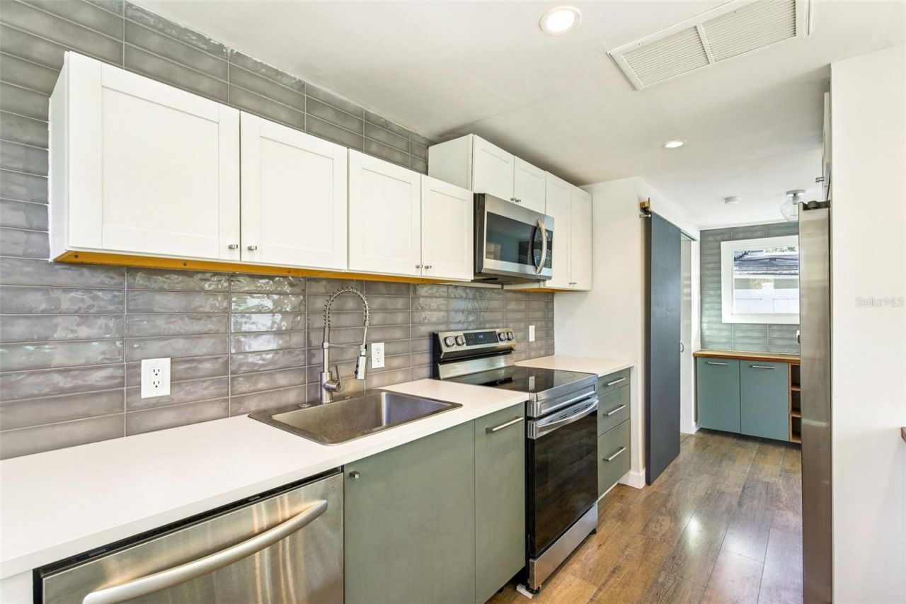 3846 Tifton Street N, Saint Petersburg, FL 33714 Photo