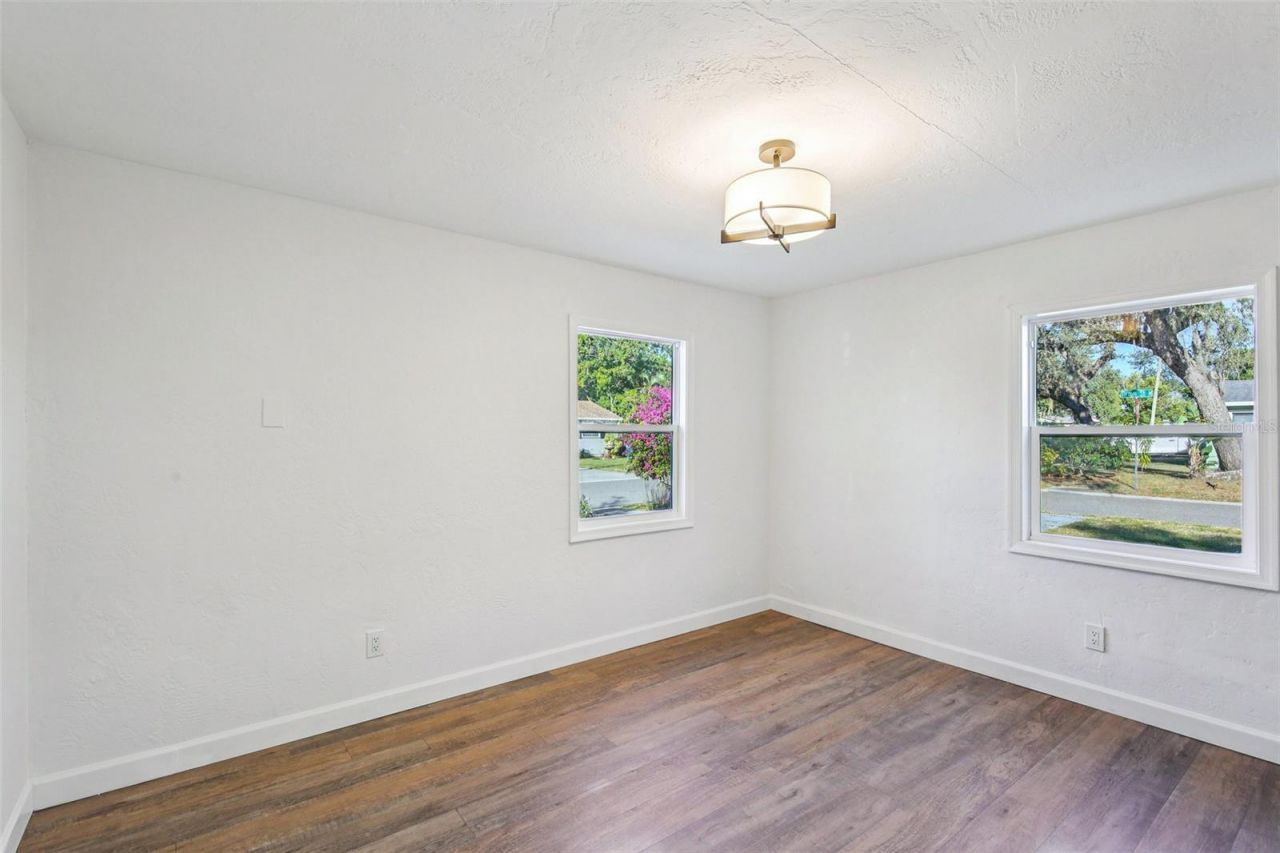 3846 Tifton Street N, Saint Petersburg, FL 33714 Photo