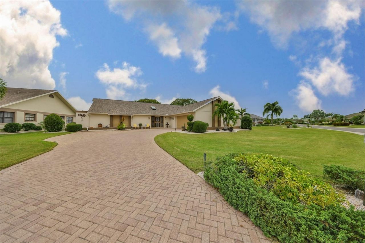1928 E View Drive, Sun City Center, FL 33573 Photo