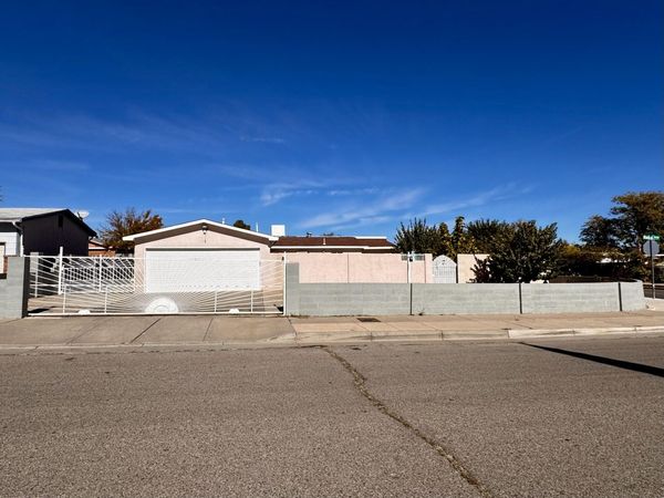 9401 Reba Avenue SW, Albuquerque, NM 87121