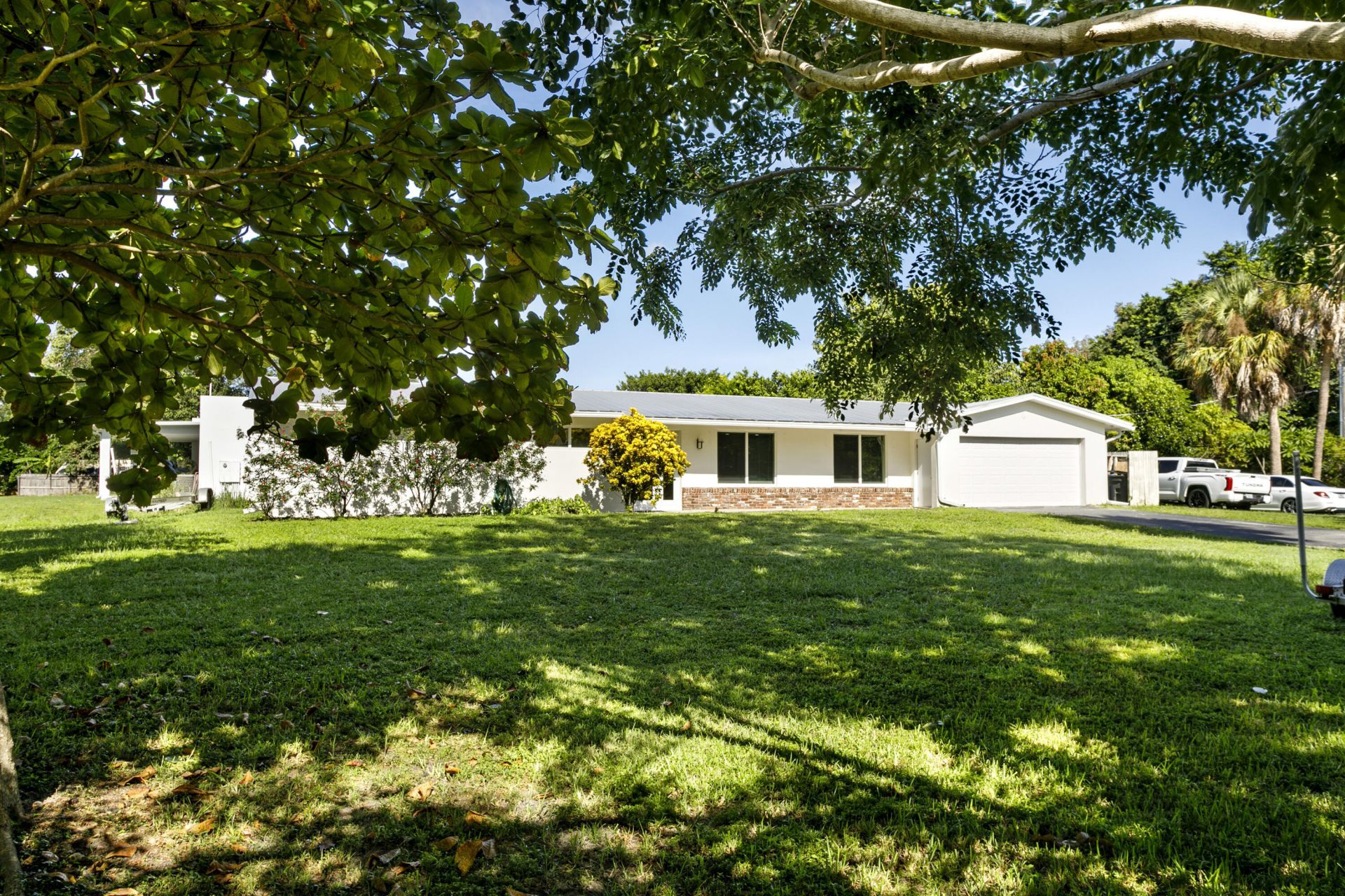 5200 Club Road, Haverhill, FL 33415 Photo