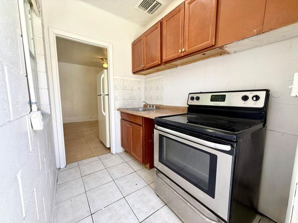 926 33rd Street, Unit Back, West Palm Beach, FL 33407