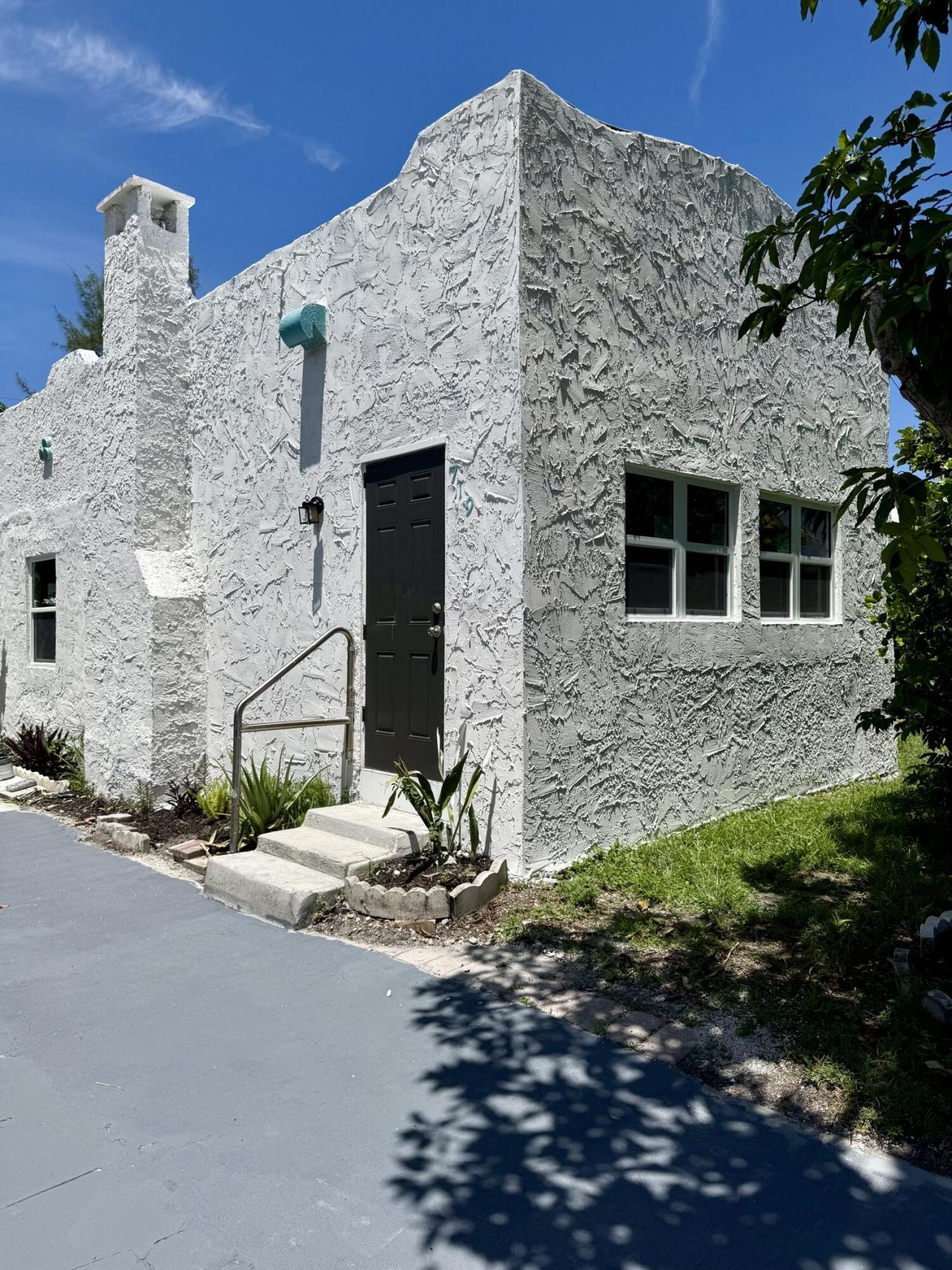 719 Briggs Street, West Palm Beach, FL 33405 Photo