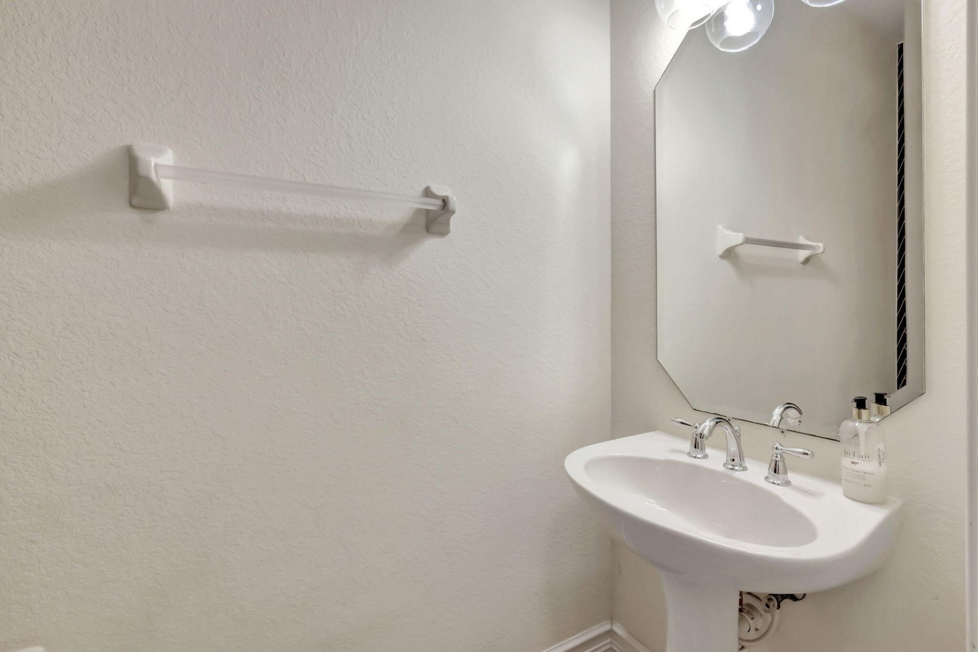 6099 NW Helmsdale Way, Port Saint Lucie, FL 34983 Photo