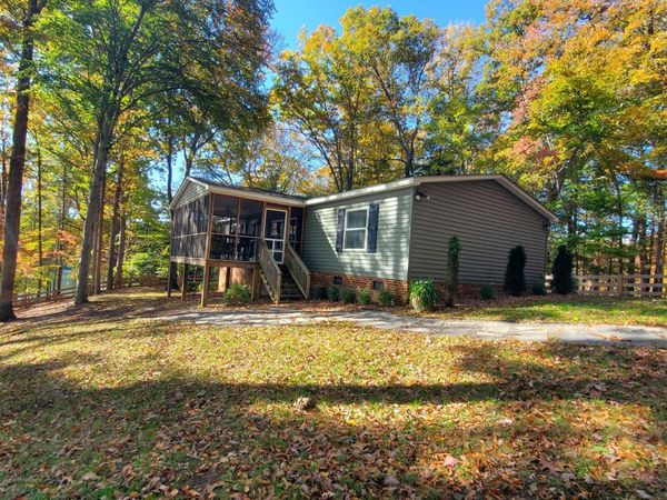 524 Fox Chase RD, Wirtz, VA 24184