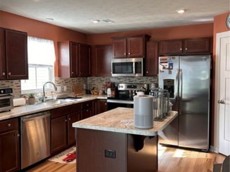 109 Beaver Creek Trail, Amherst, OH 44001 Photo 7