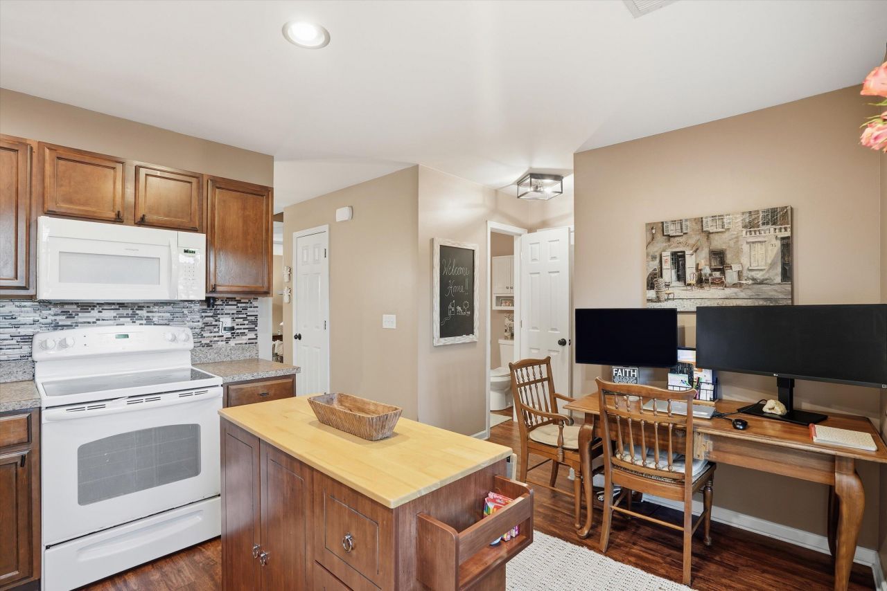 3102 Poplar Grove Place Photo 10